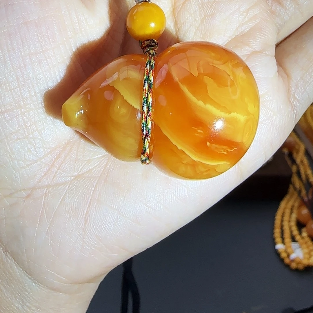 琥珀未镶嵌颈饰吊坠