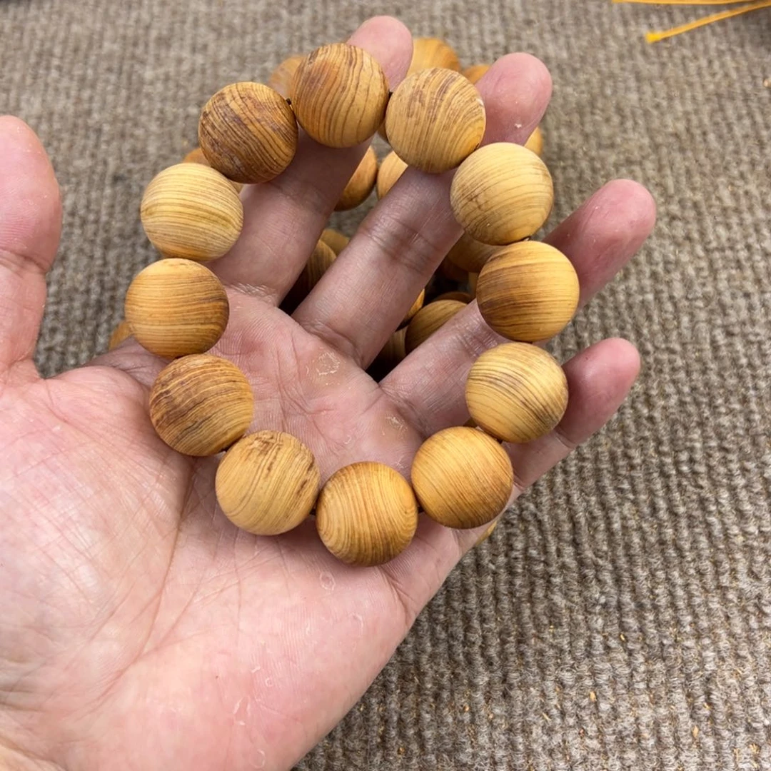 木太行崖柏2.0毛珠。。。。。。。。。