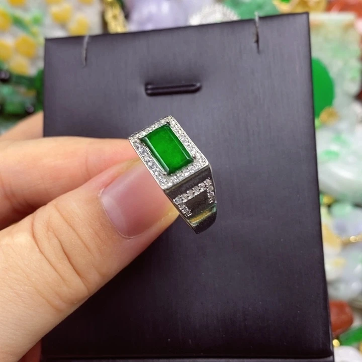 吊坠(赠链)未镶嵌翡翠