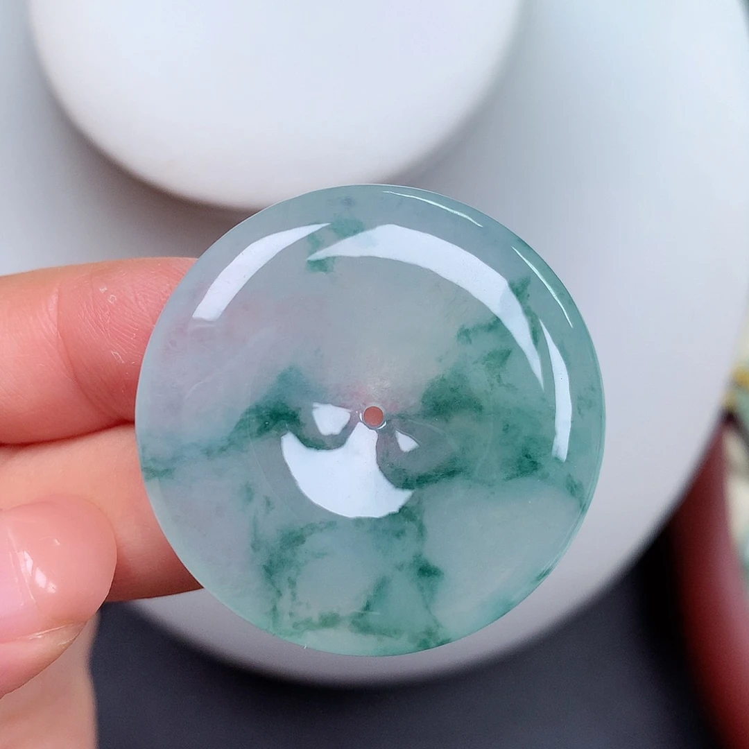 翡翠未镶嵌颈饰平安扣