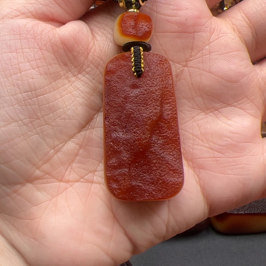 琥珀未镶嵌吊坠(赠链)