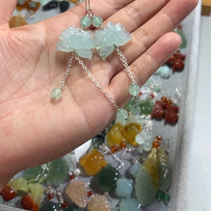蛇纹石玉合金耳饰