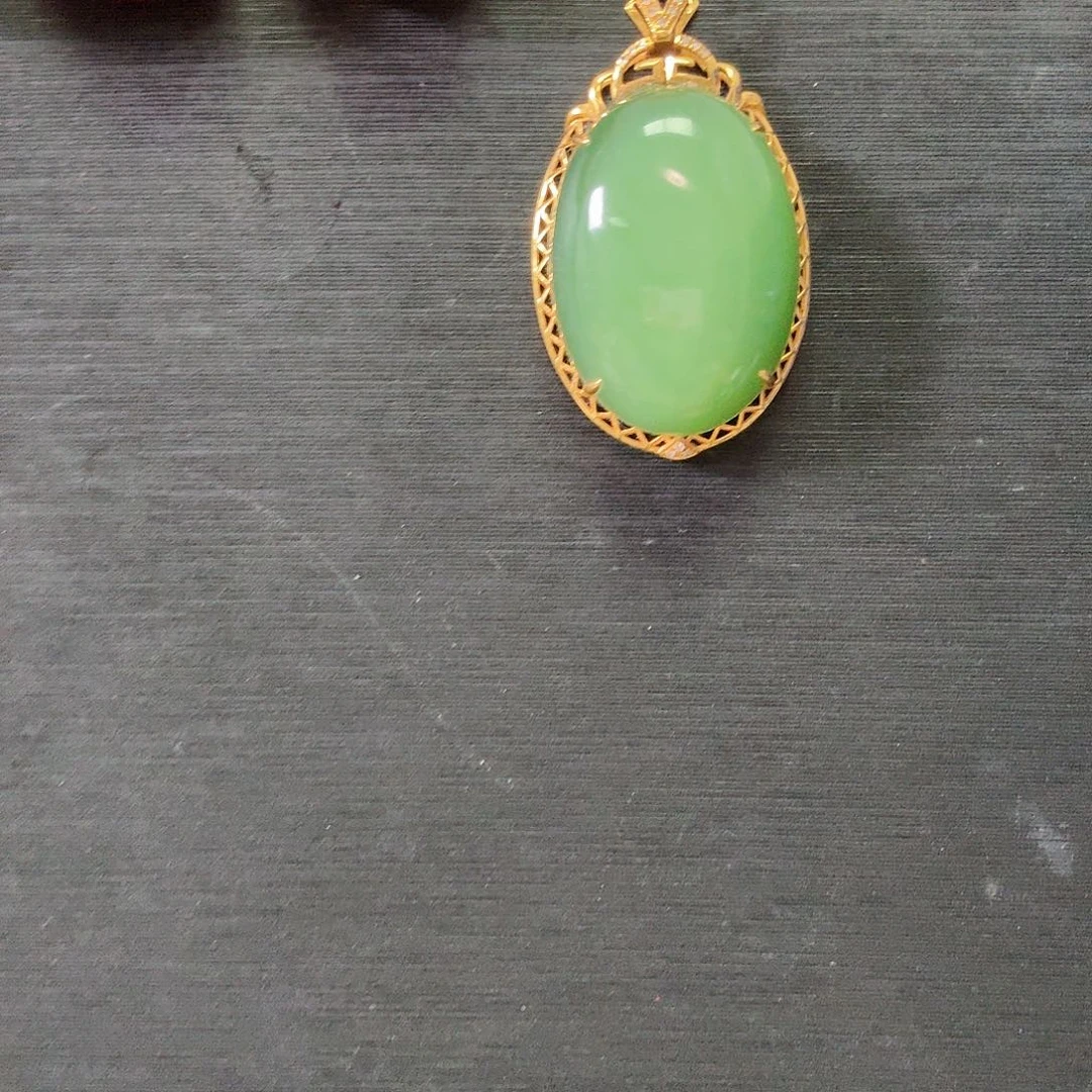 颈饰18K金镶嵌和田玉仓库