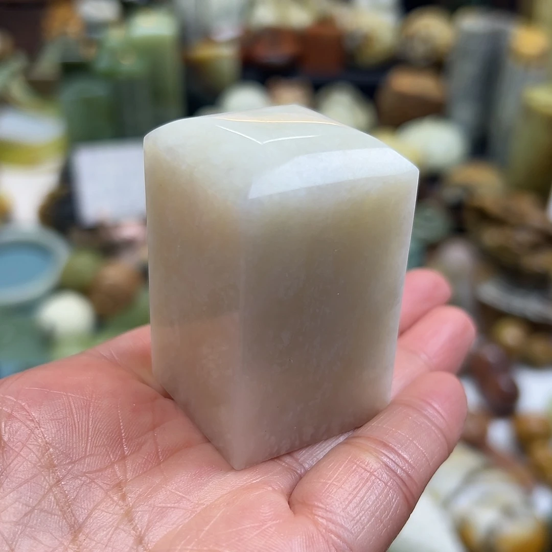 岫玉未镶嵌颈饰岫玉印章