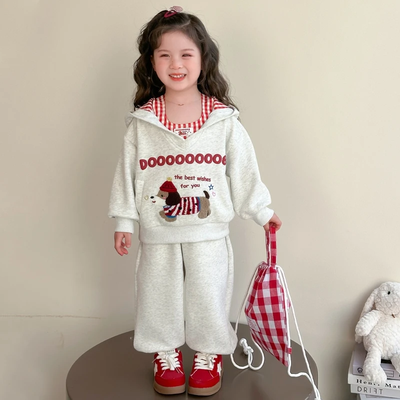 女童秋装洋气套装2025新款儿童卫衣吊带时髦三件套女宝宝休闲春秋