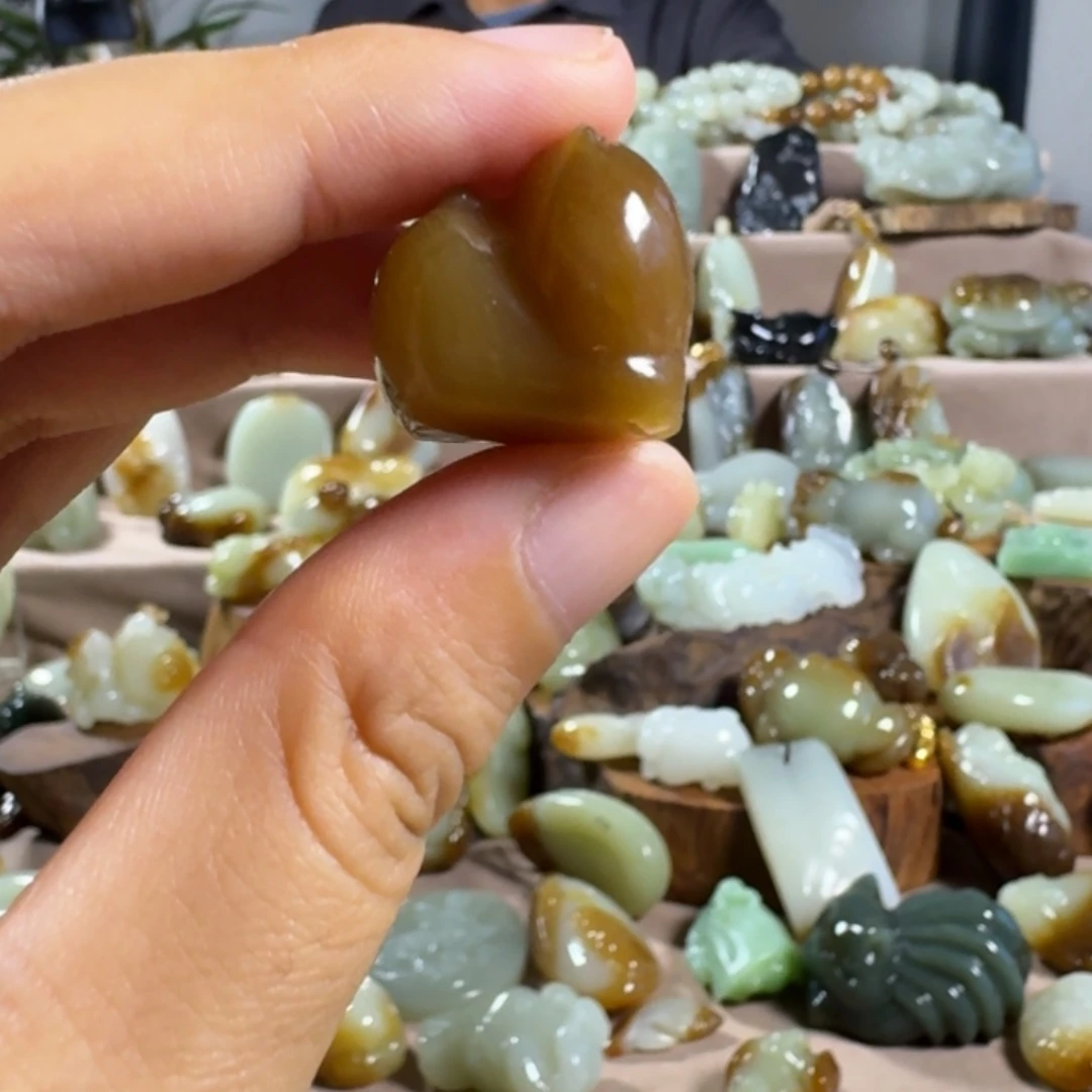 和田玉（糖玉）未镶嵌颈饰