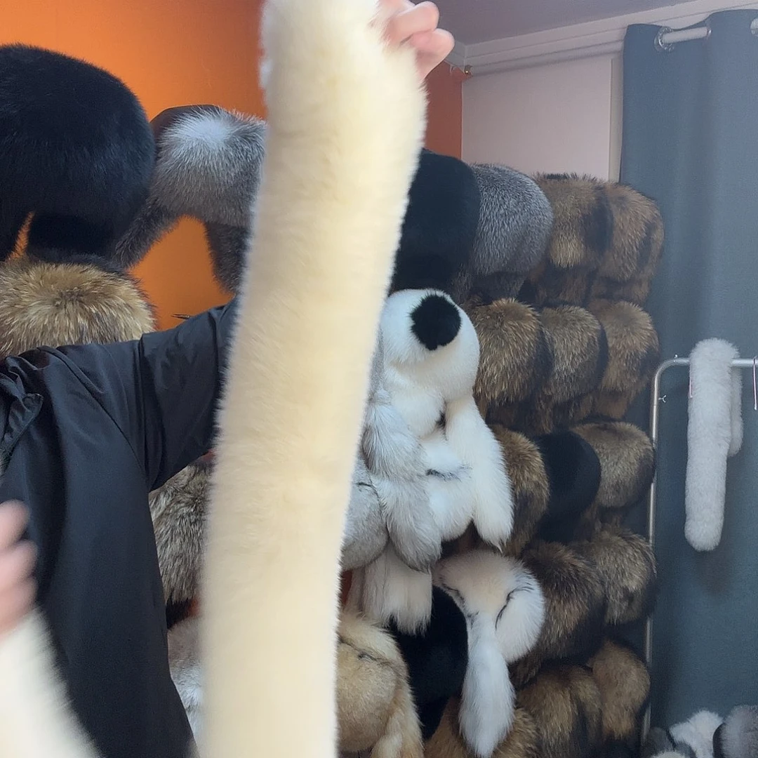 狐狸毛米白色围巾