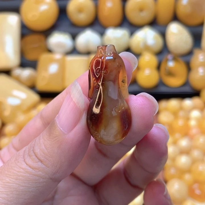 蜜蜡未镶嵌吊坠(不含链)