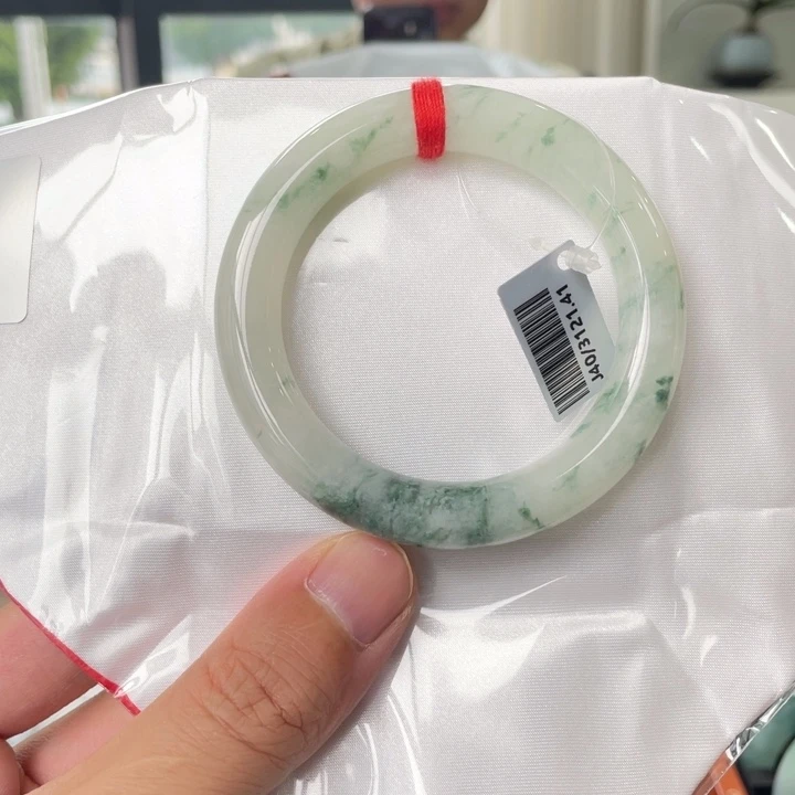 翡翠未镶嵌手镯53