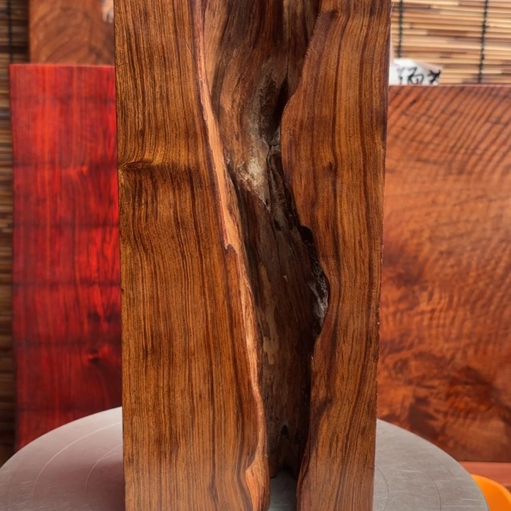 李***室大叶紫檀（黑酸枝木类）