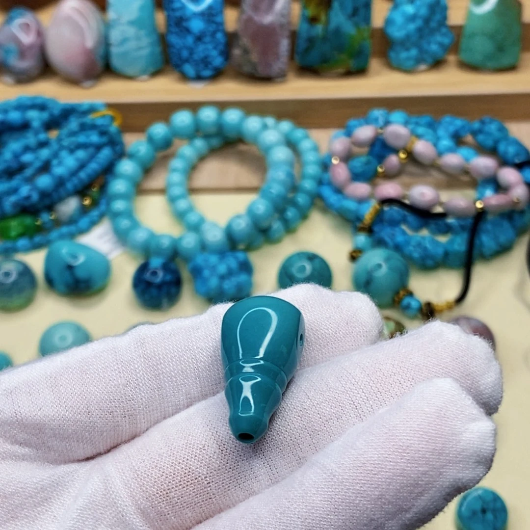 绿松石未镶嵌珠宝奇石