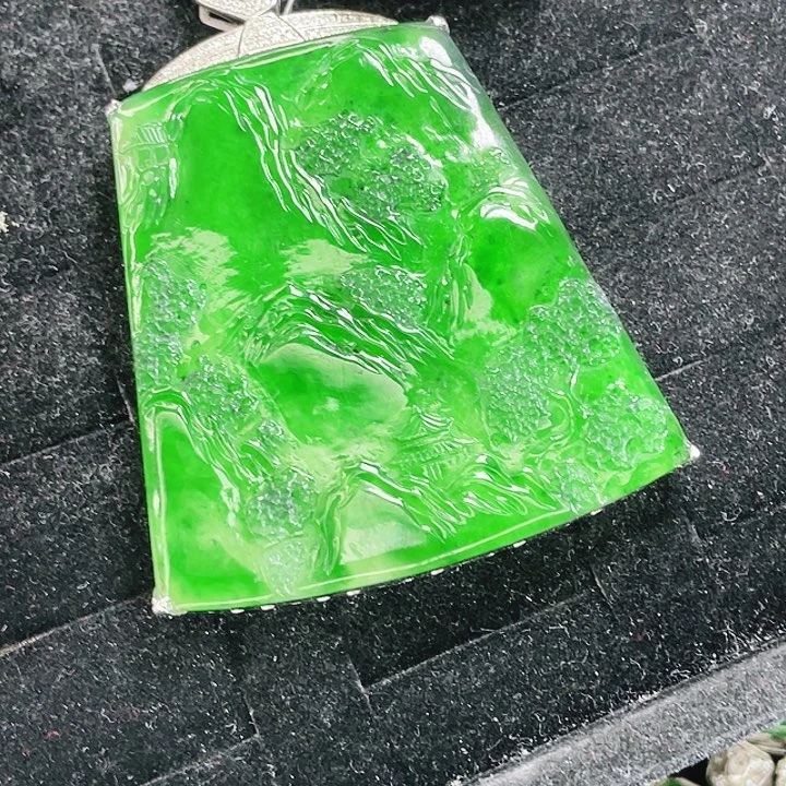 翡翠未镶嵌颈饰11