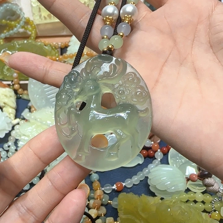 合金蛇纹石玉吊坠