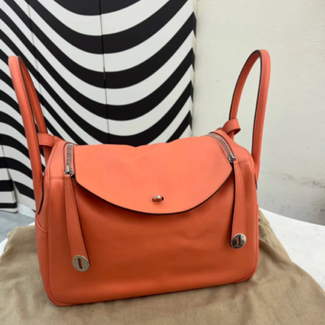 99新 Hermes/爱马仕 lindy34龙虾粉银ec皮t单肩包8513071