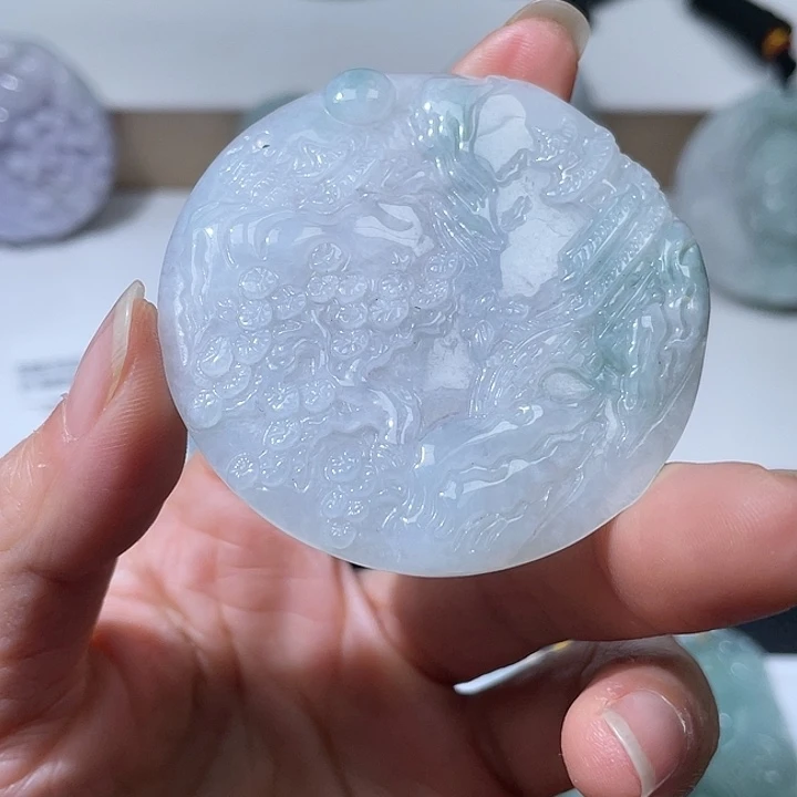 翡翠未镶嵌颈饰翡翠