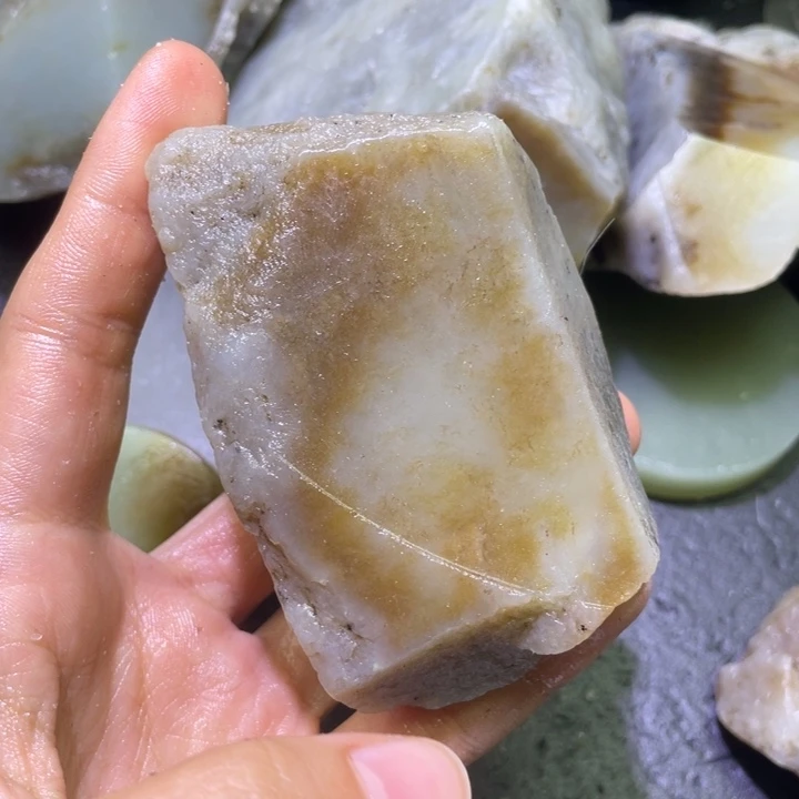 和田玉（糖玉）未镶嵌珠宝半成品