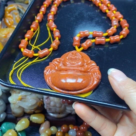 石英质玉（黄龙玉）未镶嵌颈饰