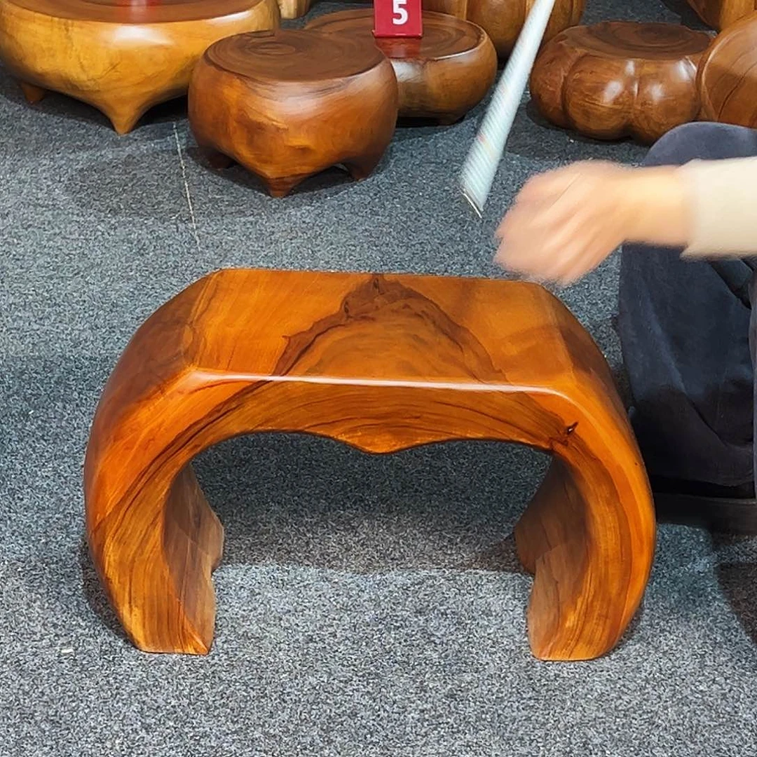 39 号香樟木尺寸：53-28-30cm