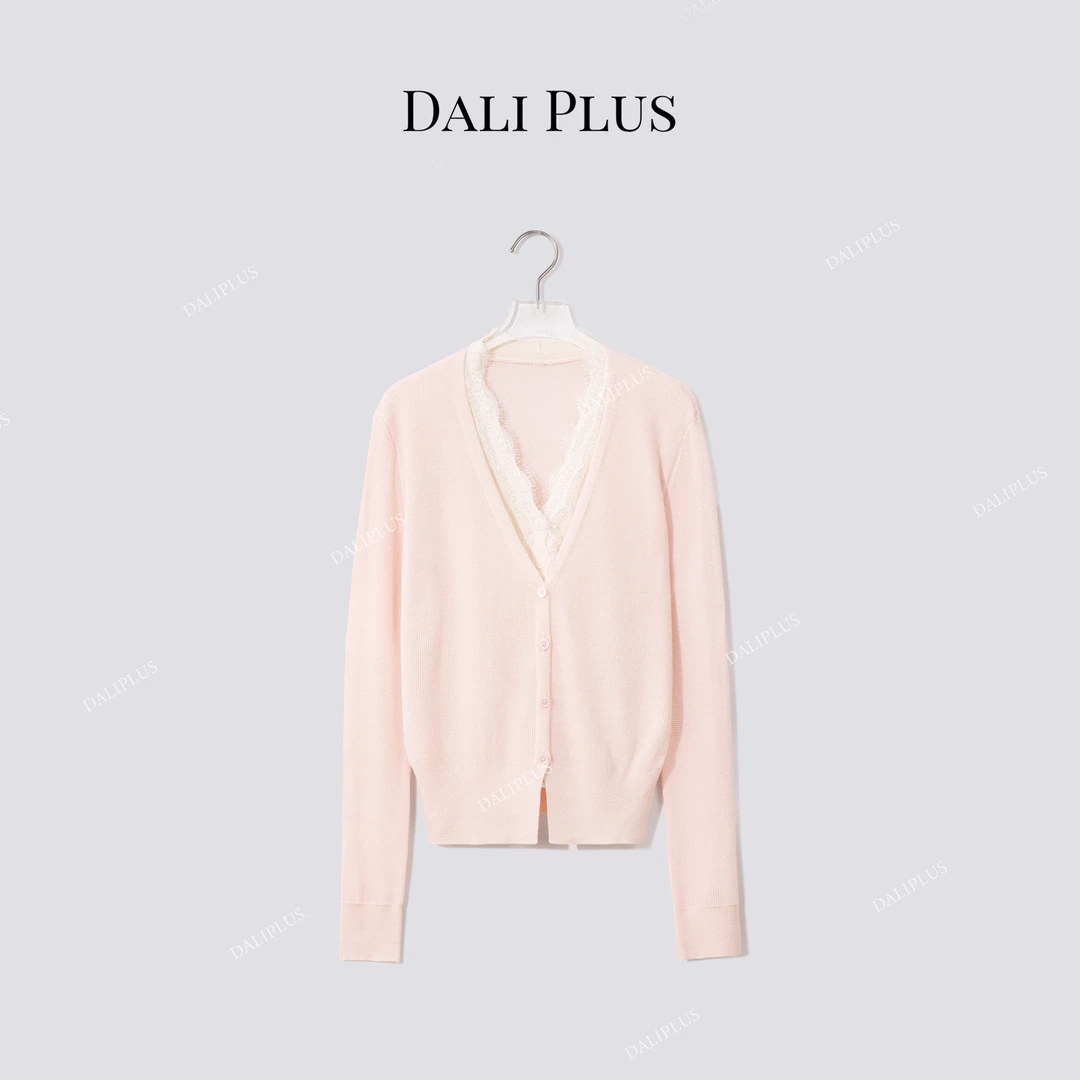 DALI PLUS桑蚕丝绵羊毛假两件睫毛蕾丝开衫长袖针织-D5CK2064