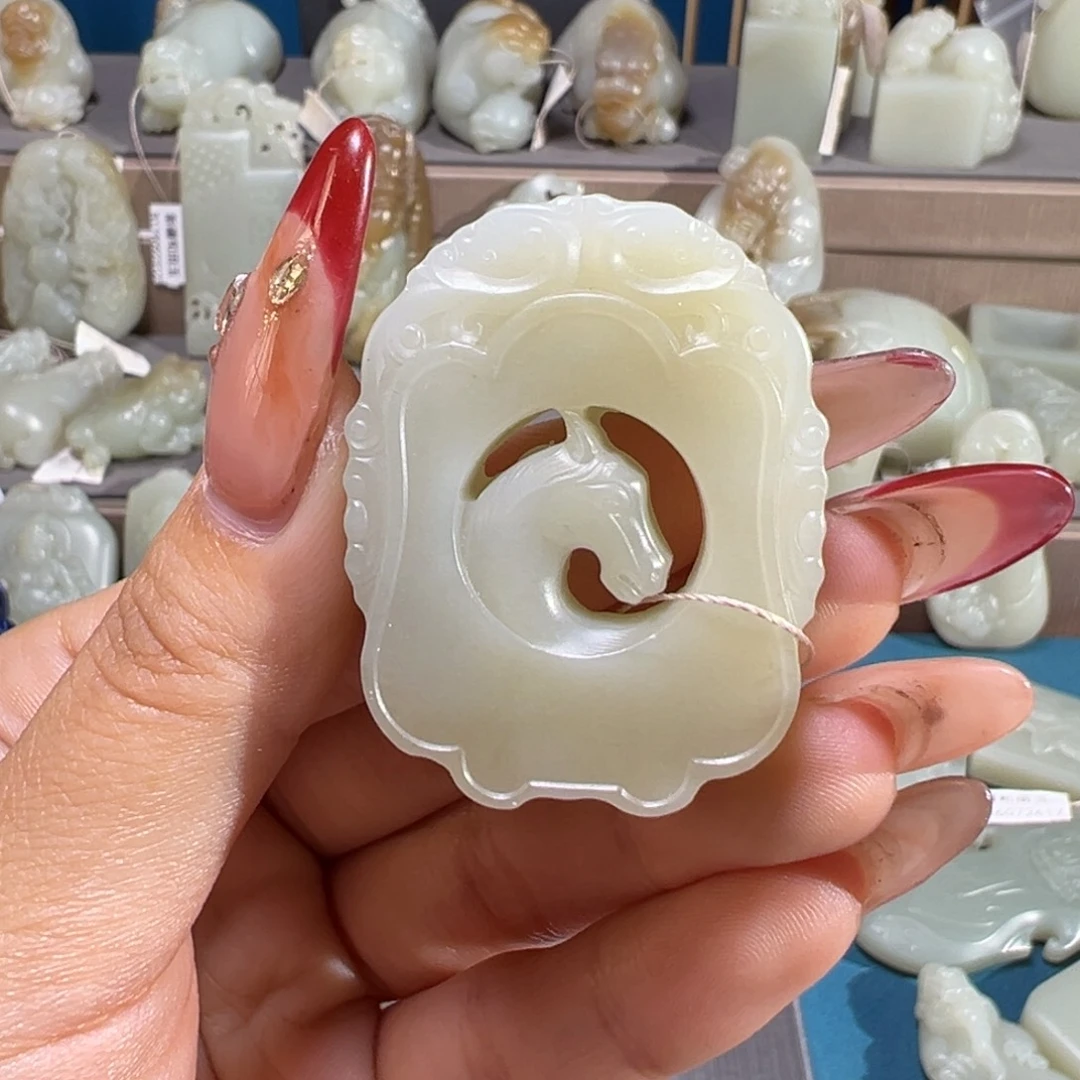 和田玉（糖玉）未镶嵌颈饰