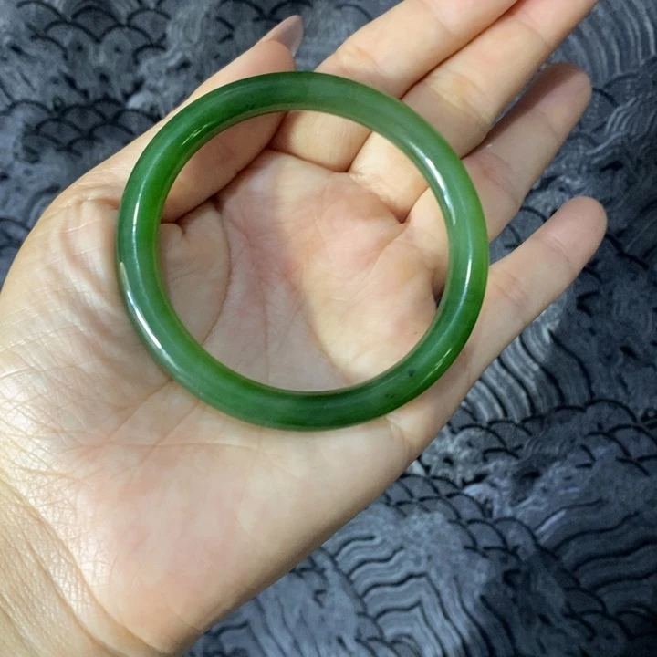 和田玉（碧玉）未镶嵌手镯