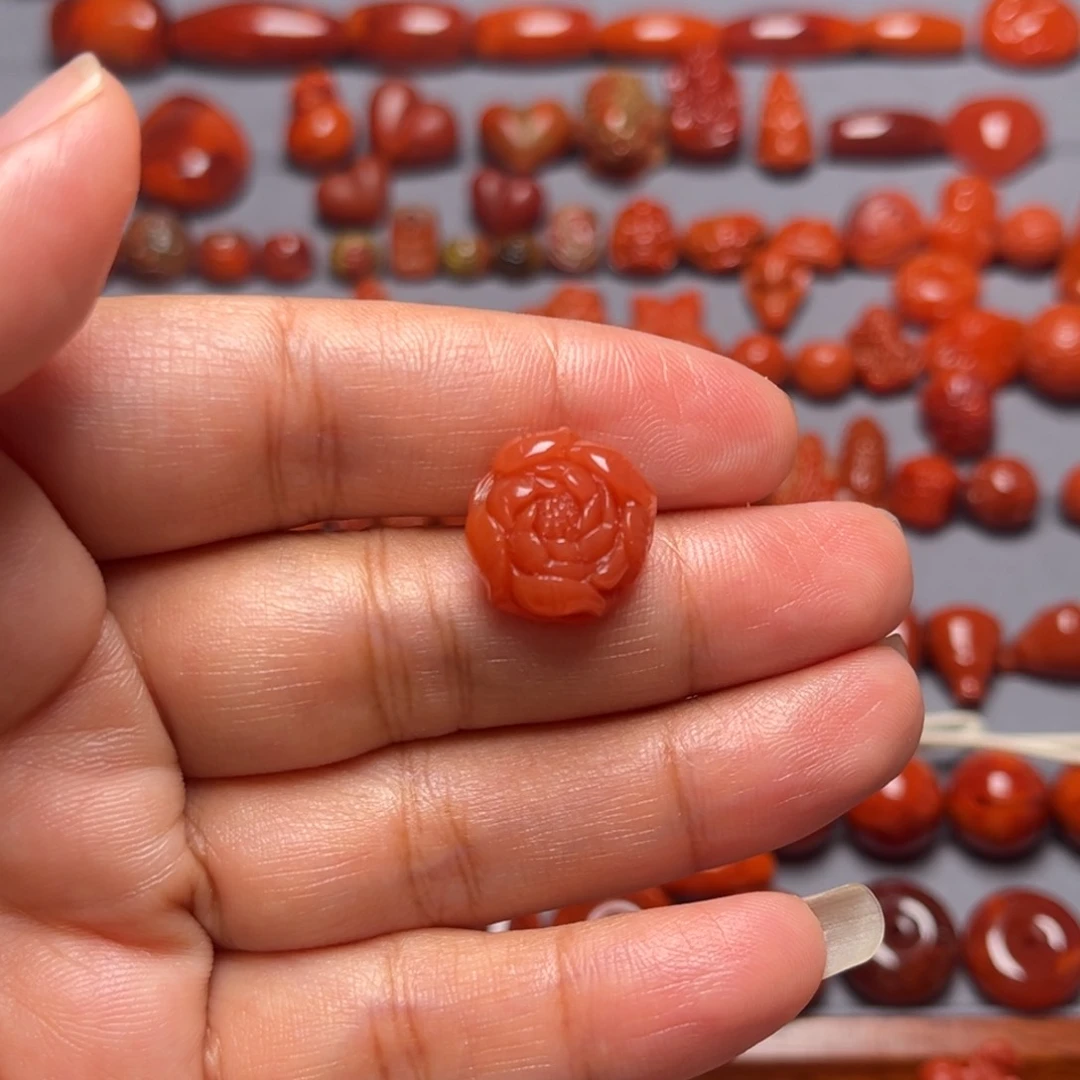 南红玛瑙配饰未镶嵌当****，配饰