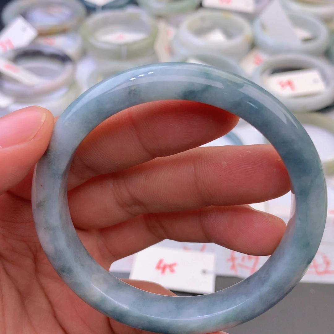 翡翠手镯未镶嵌123588999999889