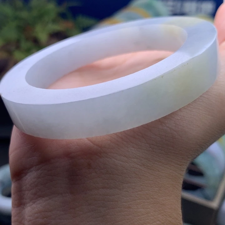 定制翡翠未镶嵌手镯不退不换