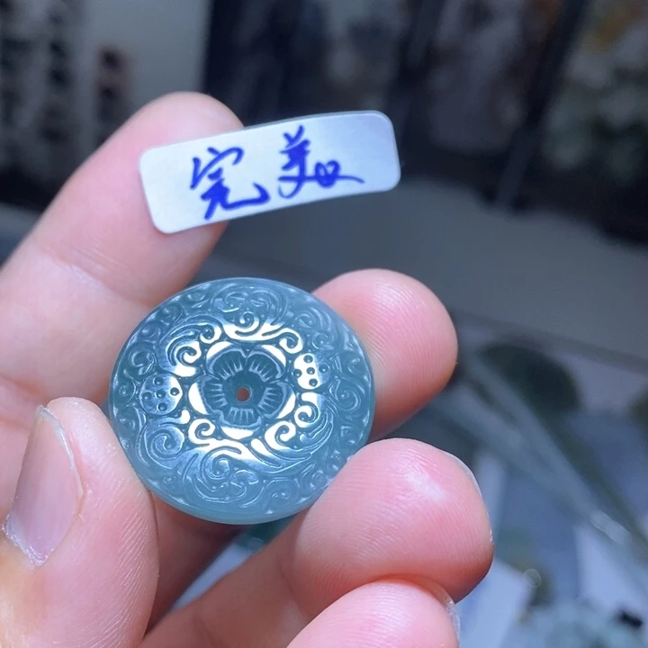 翡翠颈饰未镶嵌好