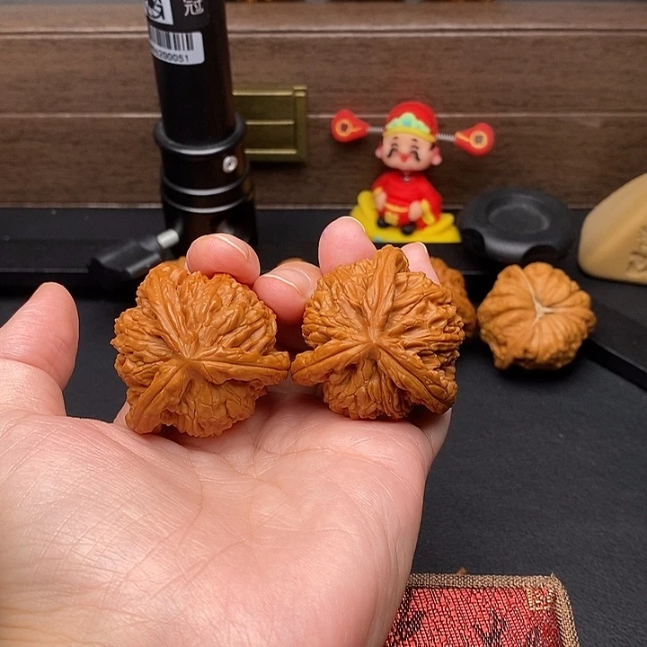 张***社把件文玩核桃白奔