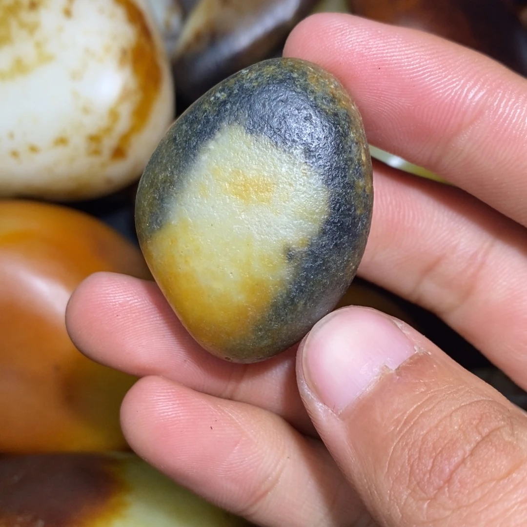 和田玉未镶嵌珠宝奇石