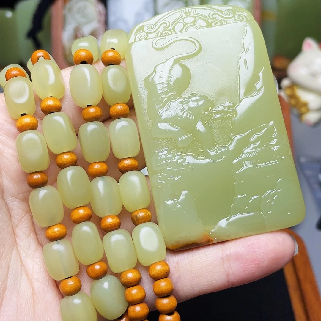 富***厂新疆昆仑山脉料生肖虎牌