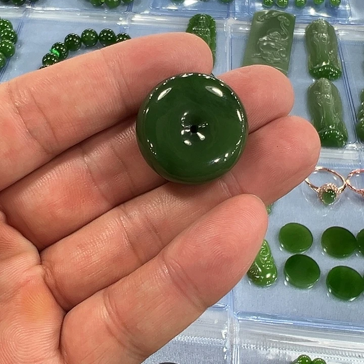 吊坠(不含链)未镶嵌和田玉（碧玉）