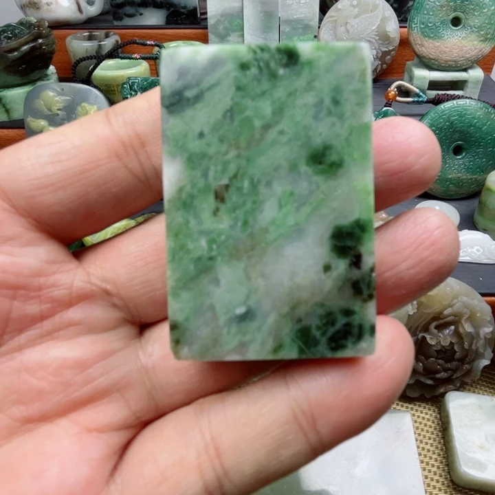 独山玉未镶嵌珠宝半成品