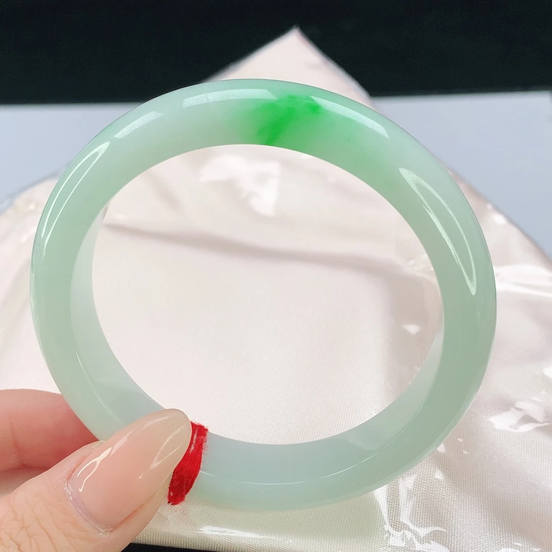 未镶嵌手镯翡翠683