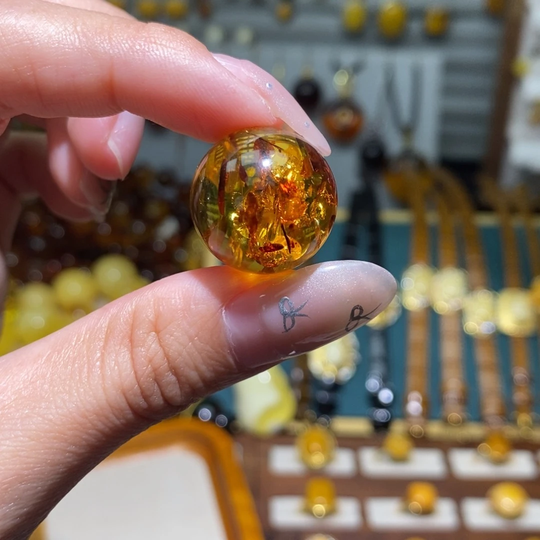未镶嵌琥珀裸石成品