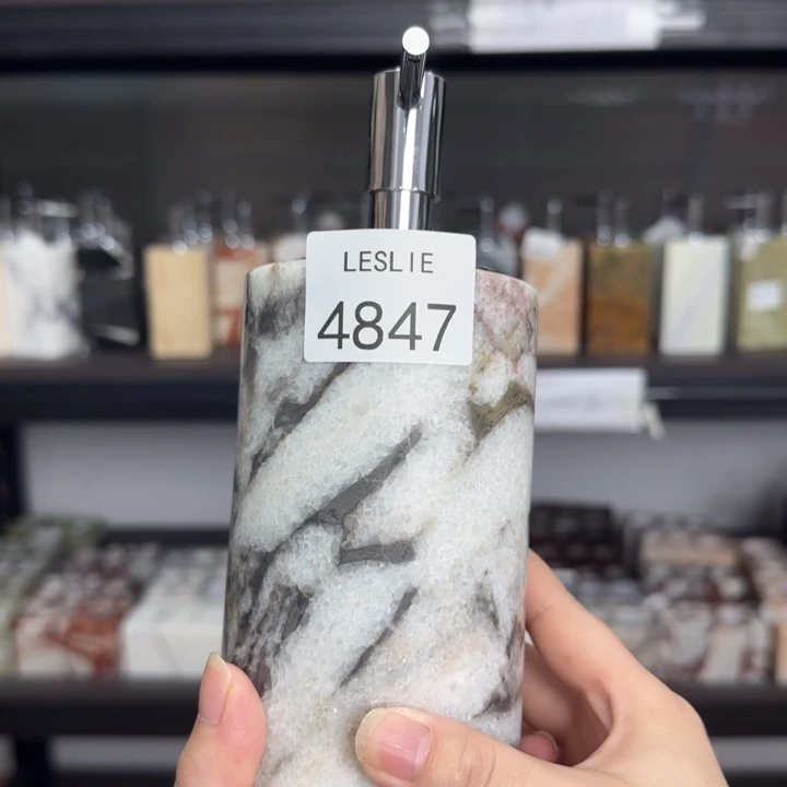 L。   4847。。。。。。。。。漏