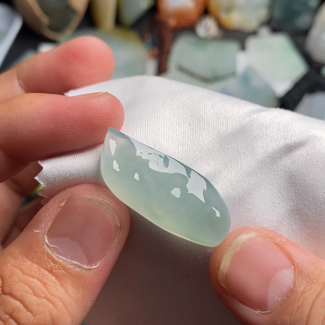 定制翡翠未镶嵌随形冰胶翡翠吊坠