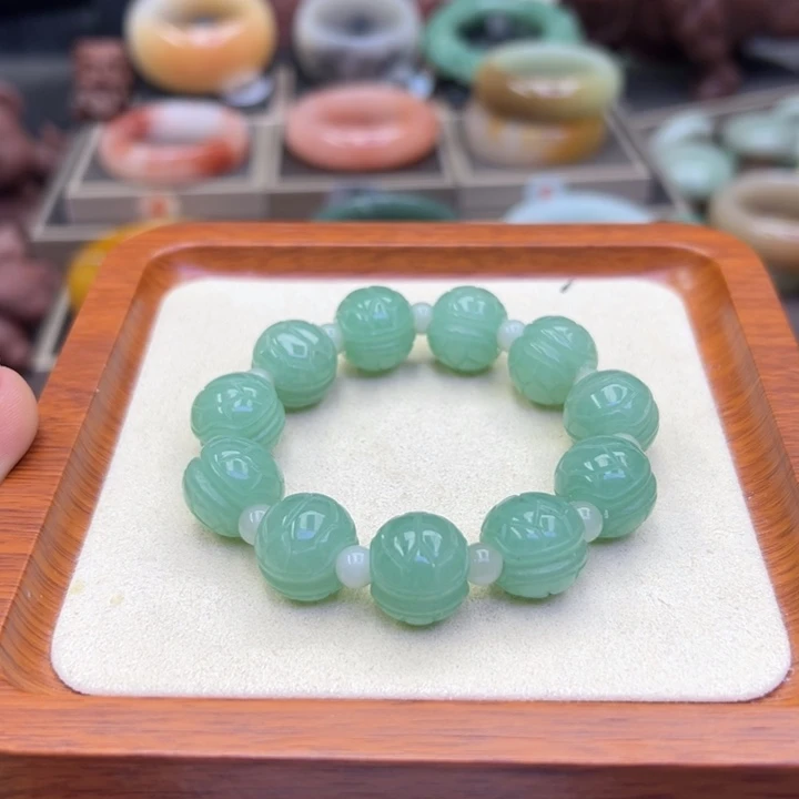 未镶嵌手镯石英岩玉