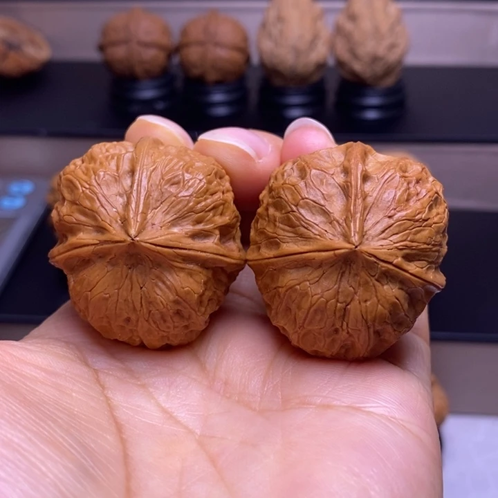 把件文玩核桃玉面三楞37