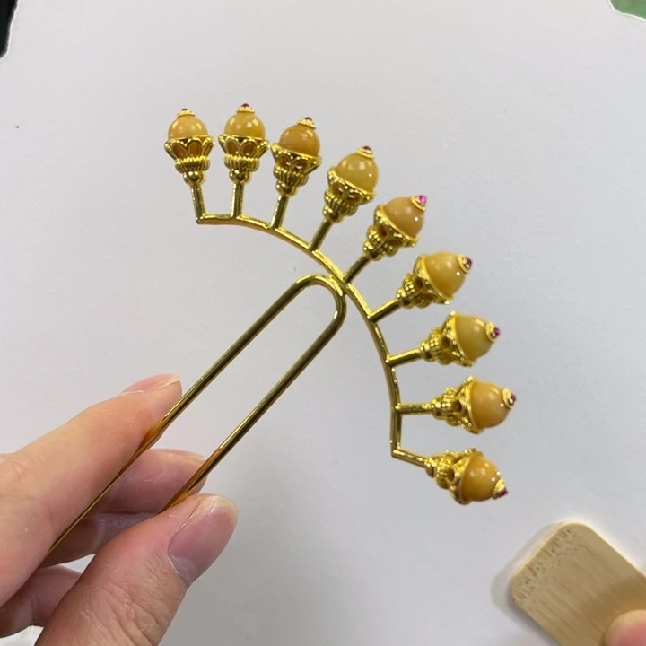 翡翠吊坠(赠链)未镶嵌