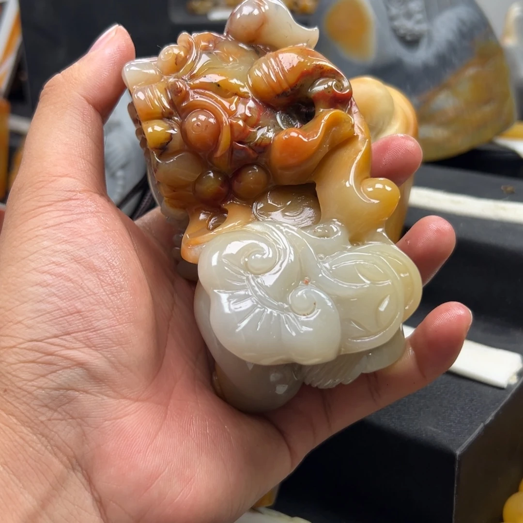 石英质玉（黄龙玉）未镶嵌黄龙玉