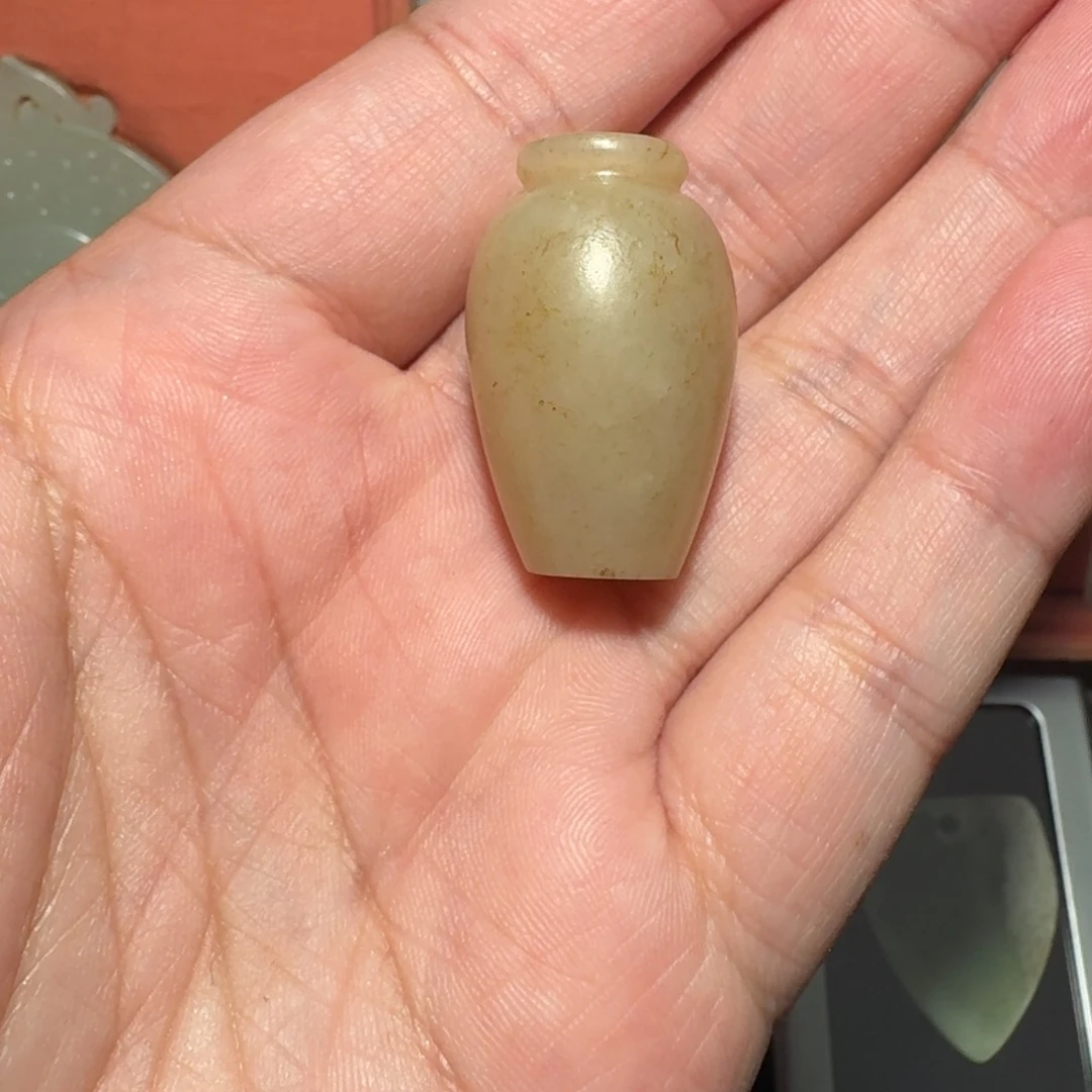 不***知和田玉未镶嵌颈饰