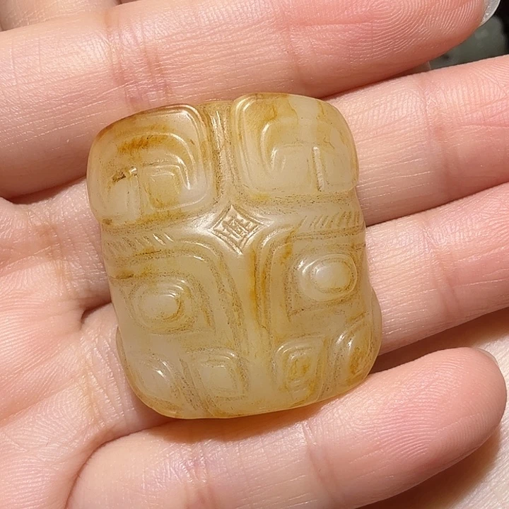 和***谐和田玉（糖玉）未镶嵌挂件