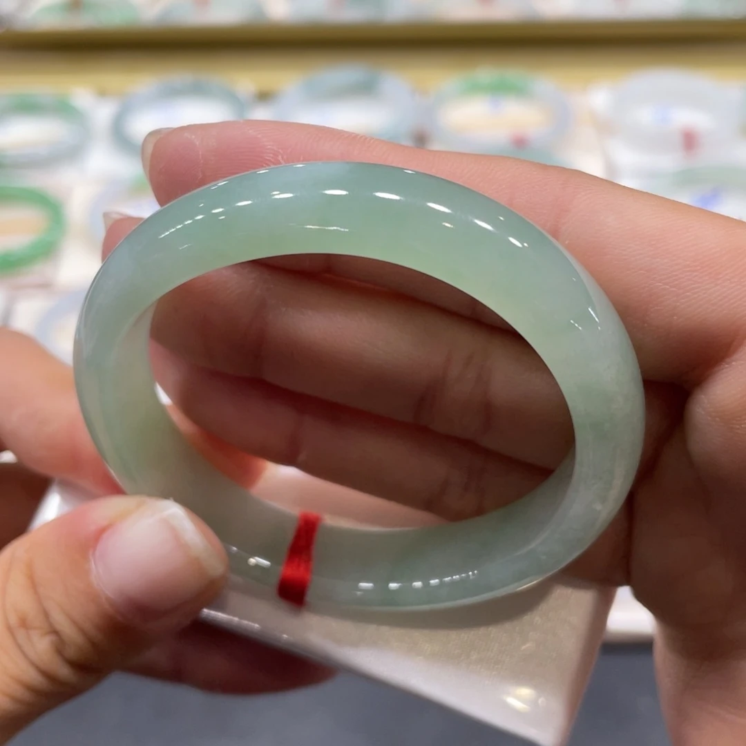 翡翠手镯未镶嵌52➕贵