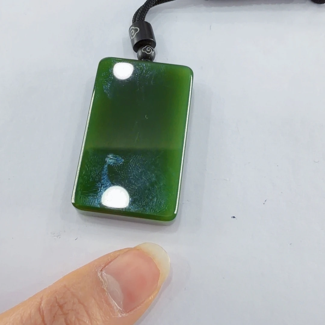 颈饰未镶嵌和田玉（碧玉）晚*