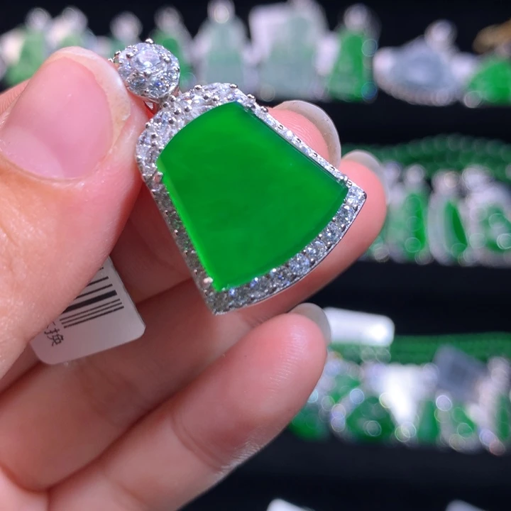 【闪购商品】颈饰银S925镶嵌翡翠天然翡翠