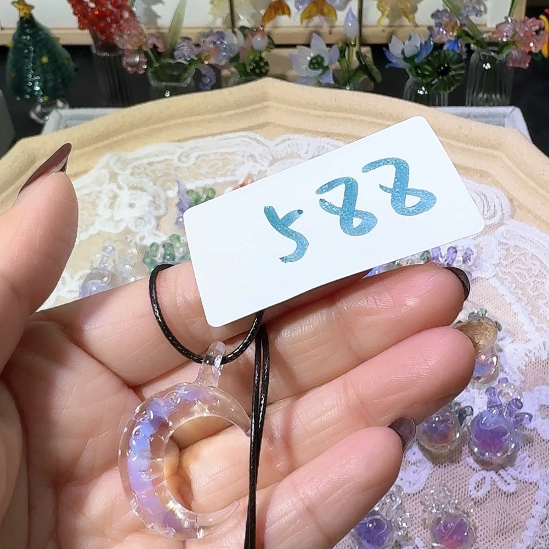 琉璃吊坠(不含链)588月亮绳子