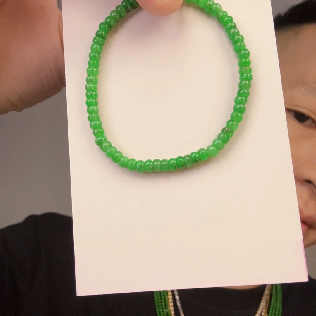未镶嵌挂件翡翠一件