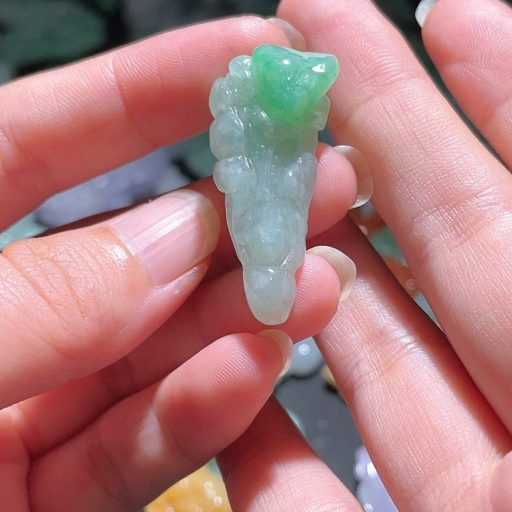 颈饰未镶嵌翡翠天